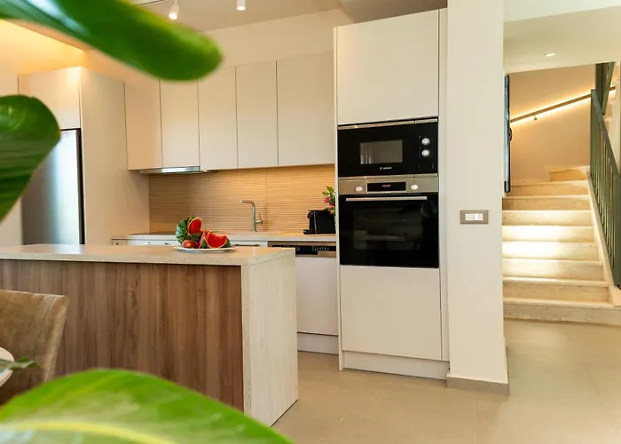 Theoni House Villa *