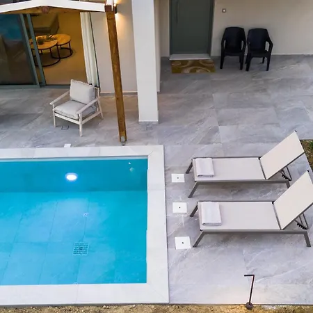 Theoni House Villa