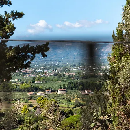 Theoni House فيلة