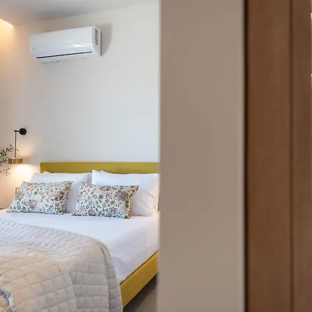 Theoni House فيلة