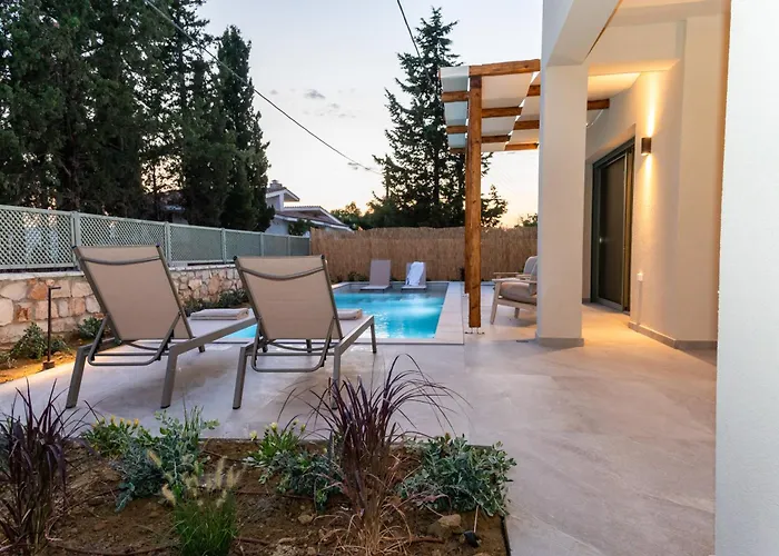 Theoni House